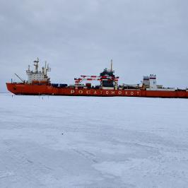 Выгрузка судна на припай в Карауле: доставка 3000 тонн МТР по Северному морскому пути 20 единиц техники, кран и Трэкол: доставка грузов с припая на кустовые за 1 месяц